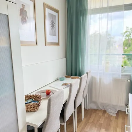 Sunny Flat With Terrace & Park View Near Centre Prague