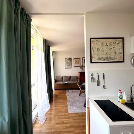 Apartament Sunny Flat With Terrace & Park View Near Centre