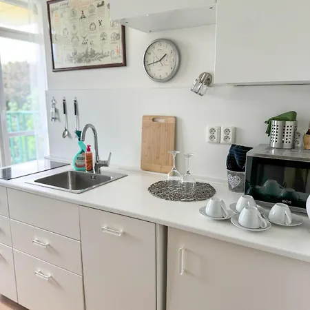 Sunny Flat With Terrace & Park View Near Centre *